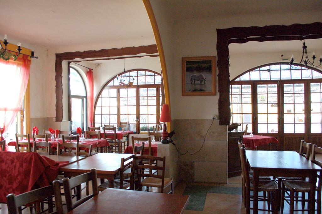 Hotel Restaurant L'Agachon Albaron Zewnętrze zdjęcie